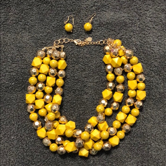 none Jewelry - Mustard statement necklace and earring set